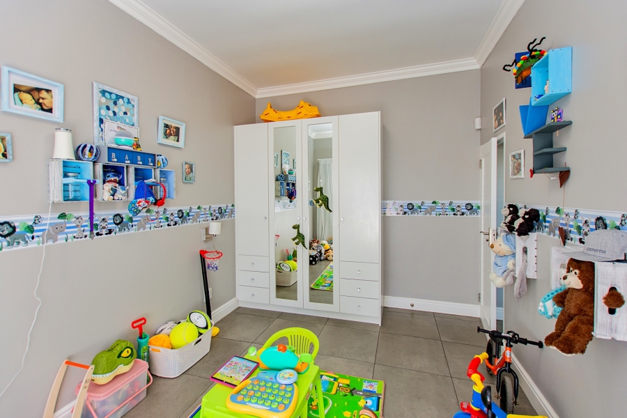 5 Bedroom Property for Sale in Myburgh Park Western Cape